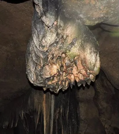 Patal Bhuvaneshwar Cave